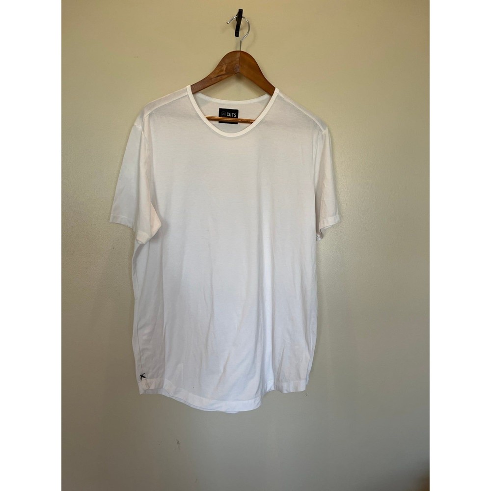 CUTS Curved Hem Mens T-shirt